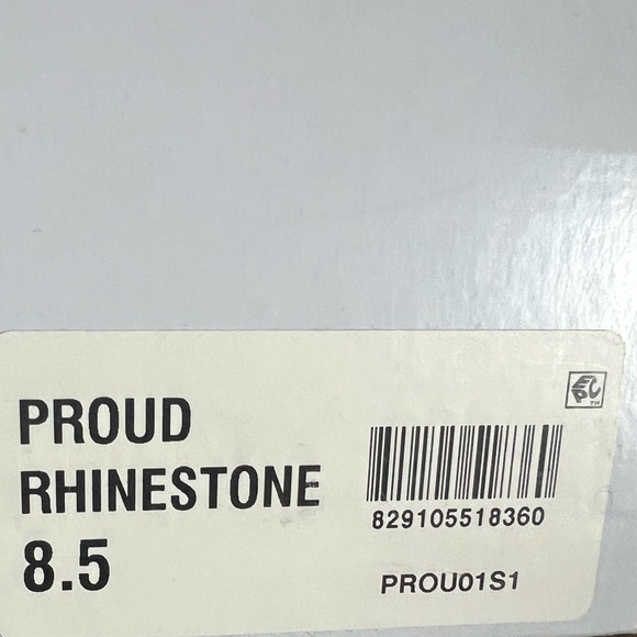 Steve Madden slip on platform. Worn 3 times like new. Clean kept in box - Picture 2 of 5